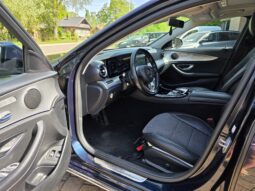 
										Mercedes-Benz E 220 full									