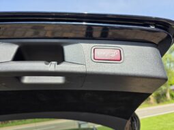 
										Mercedes-Benz E 220 full									