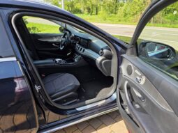 
										Mercedes-Benz E 220 full									