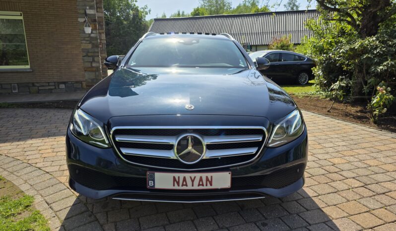 
								Mercedes-Benz E 220 full									