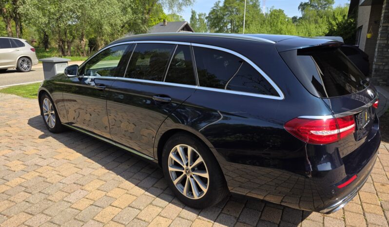 
								Mercedes-Benz E 220 full									