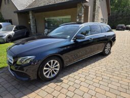 
										Mercedes-Benz E 220 full									