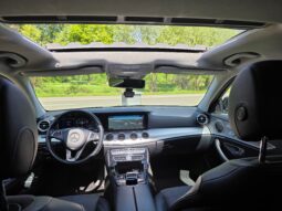 
										Mercedes-Benz E 220 full									