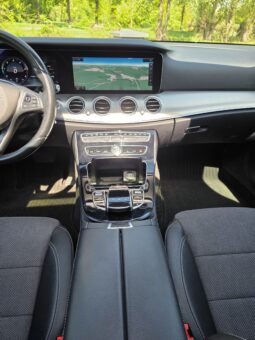 
										Mercedes-Benz E 220 full									