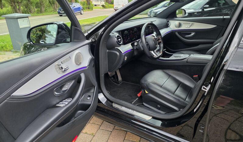 
								Mercedes E300de AMG Line full									