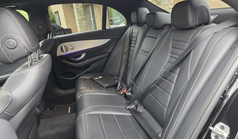 
								Mercedes E300de AMG Line full									