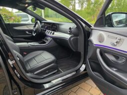 
										Mercedes E300de AMG Line full									