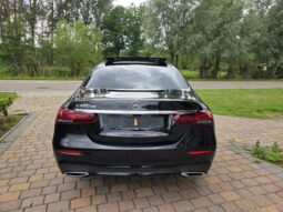 
										Mercedes E300de AMG Line full									