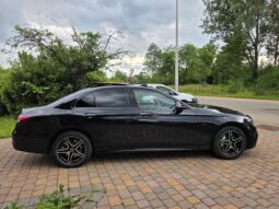 
										Mercedes E300de AMG Line full									