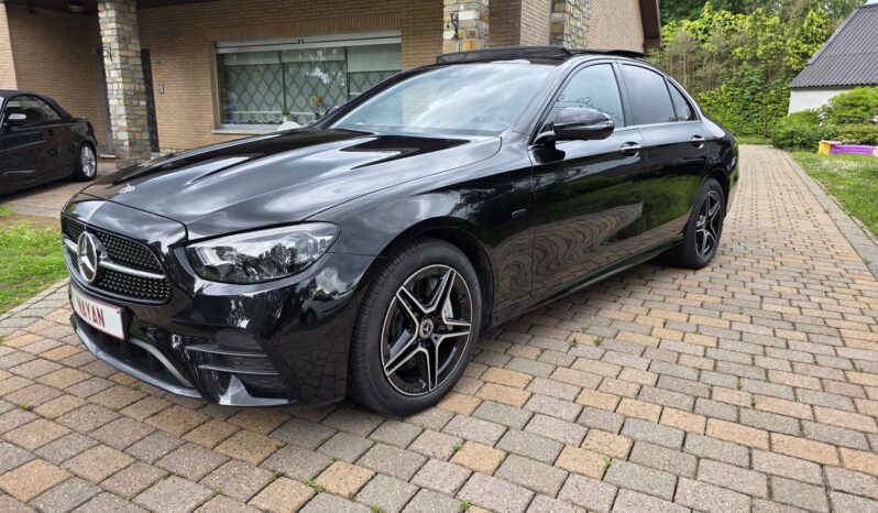 
								Mercedes E300de AMG Line full									