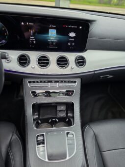 
										Mercedes E300de AMG Line full									