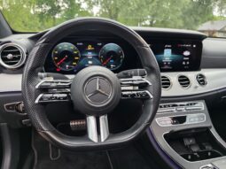 
										Mercedes E300de AMG Line full									