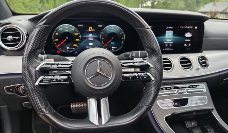 
								Mercedes E300de AMG Line full									