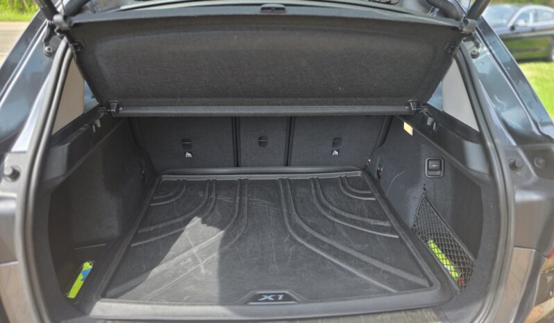 
								BMW X1 1.5iA sDrive18 full									