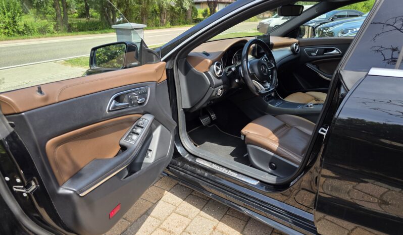 
								Mercedes-Benz CLA 250 full									