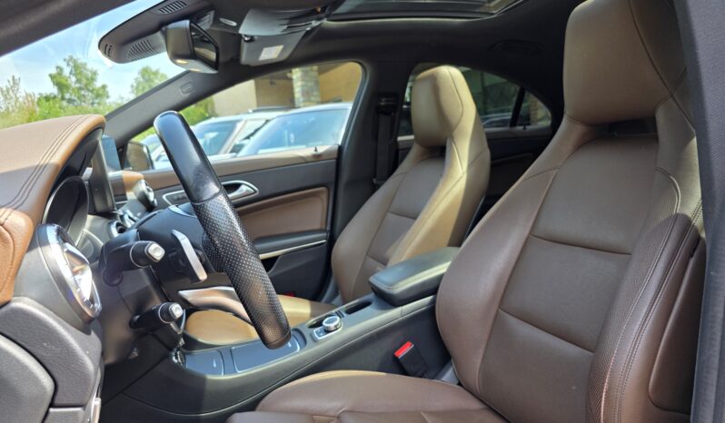 
								Mercedes-Benz CLA 250 full									