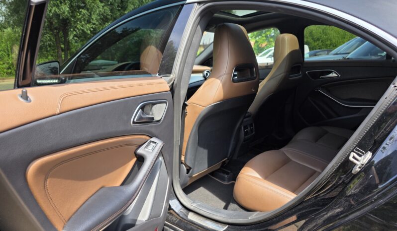 
								Mercedes-Benz CLA 250 full									