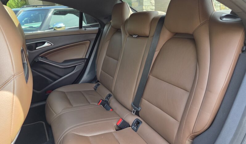 
								Mercedes-Benz CLA 250 full									
