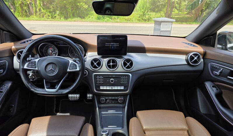 
								Mercedes-Benz CLA 250 full									