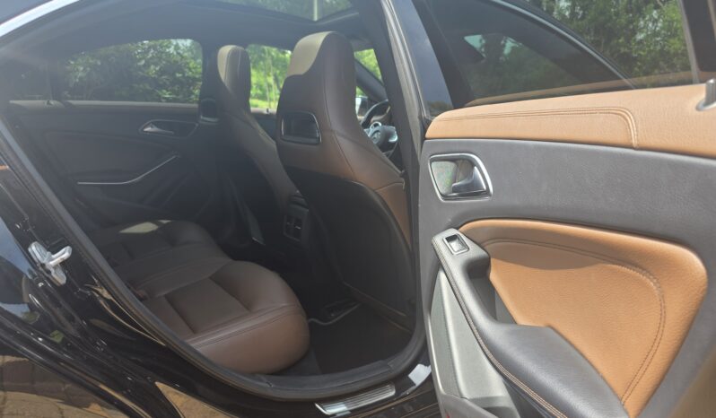 
								Mercedes-Benz CLA 250 full									