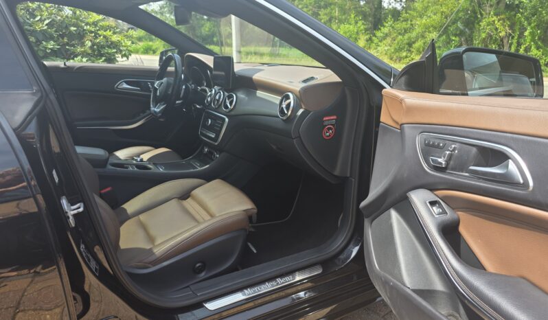 
								Mercedes-Benz CLA 250 full									
