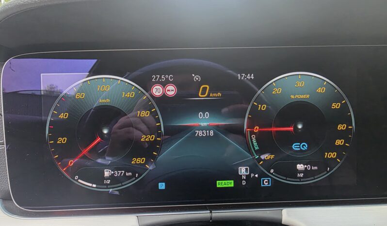 
								Mercedes E300de AMG Line full									