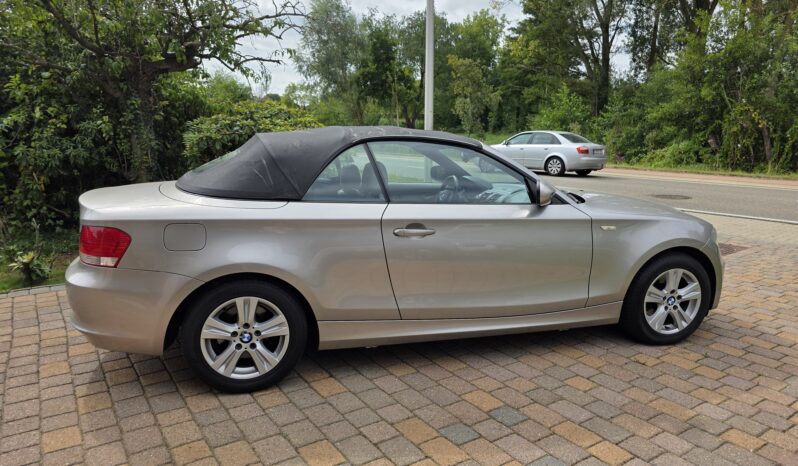 
								BMW 118i CABRIO full									