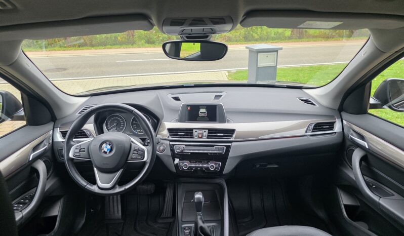 
								BMW X1 sDrive18i X-Line full									