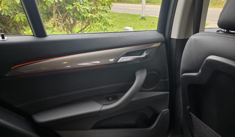 
								BMW X1 sDrive18i X-Line full									