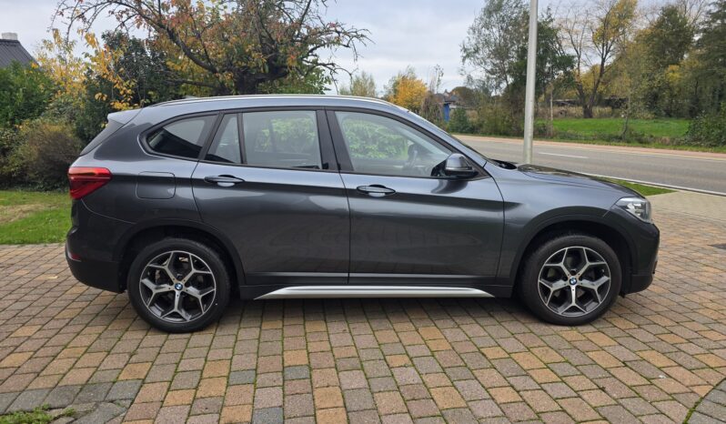 
								BMW X1 sDrive18i X-Line full									