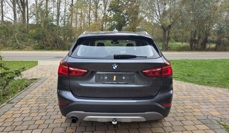 
								BMW X1 sDrive18i X-Line full									