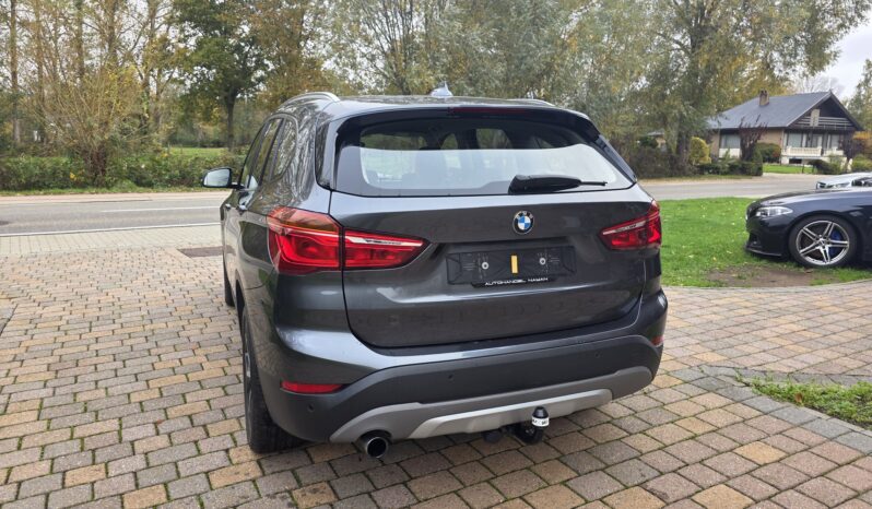
								BMW X1 sDrive18i X-Line full									