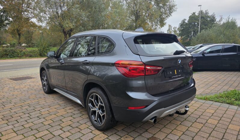
								BMW X1 sDrive18i X-Line full									