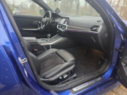 
										BMW 330e full									