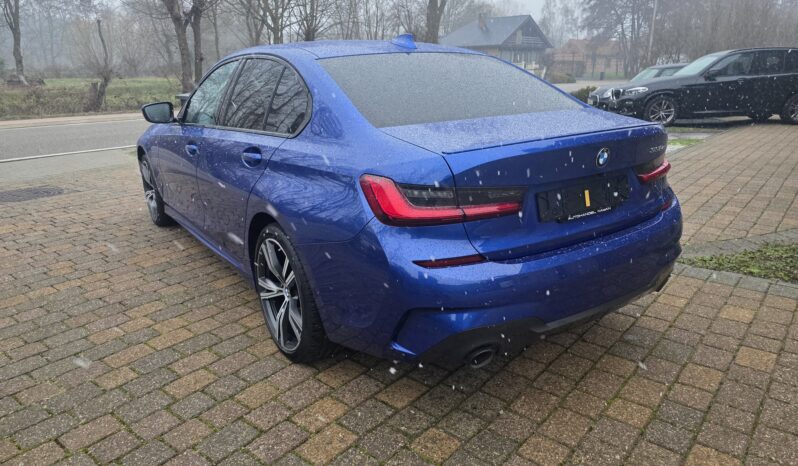 
								BMW 330e full									