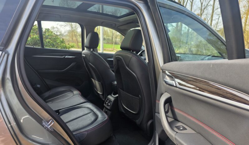 
								BMW X1 sDrive20d full									