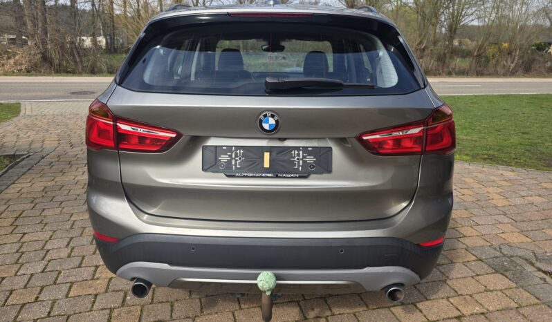 
								BMW X1 sDrive20d full									