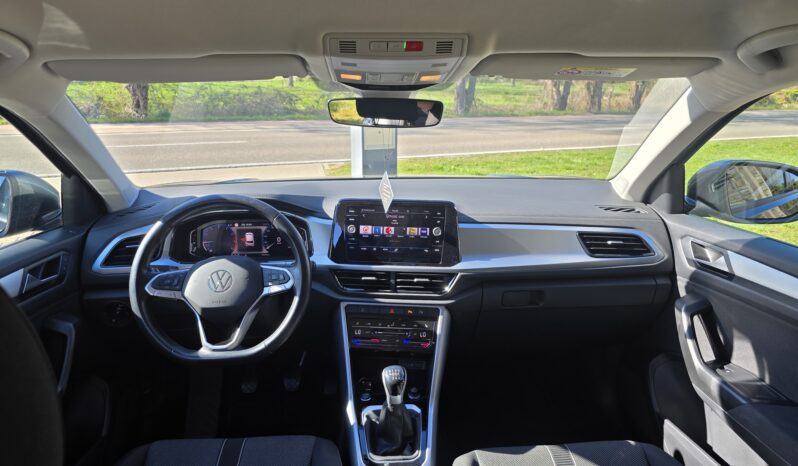
								Volkswagen T-Roc 1.0 TSI full									