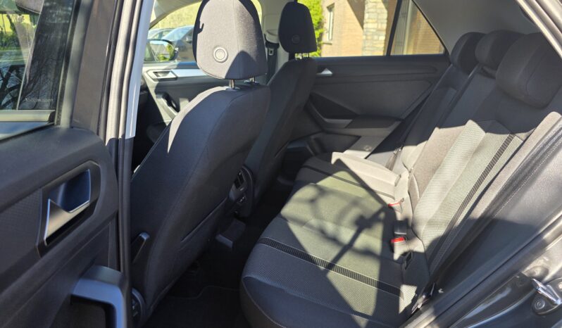 
								Volkswagen T-Roc 1.0 TSI full									