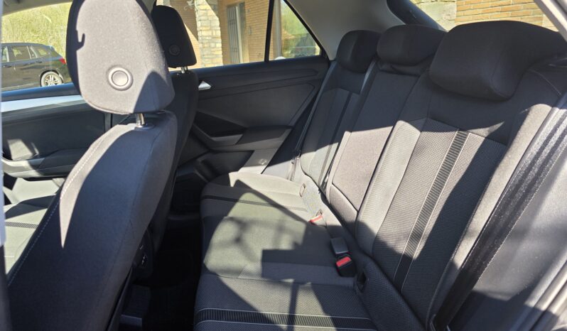 
								Volkswagen T-Roc 1.0 TSI full									