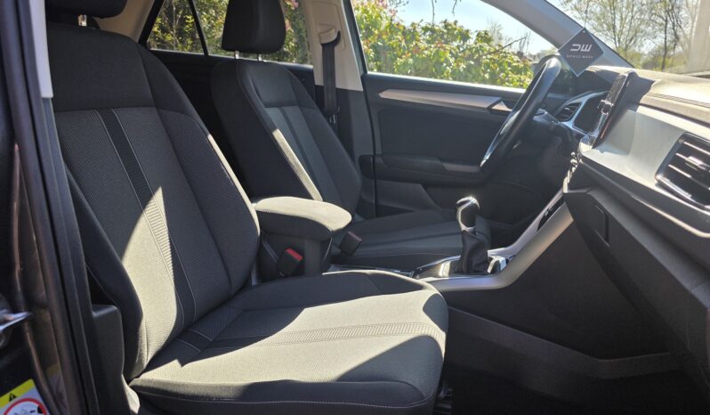 
								Volkswagen T-Roc 1.0 TSI full									