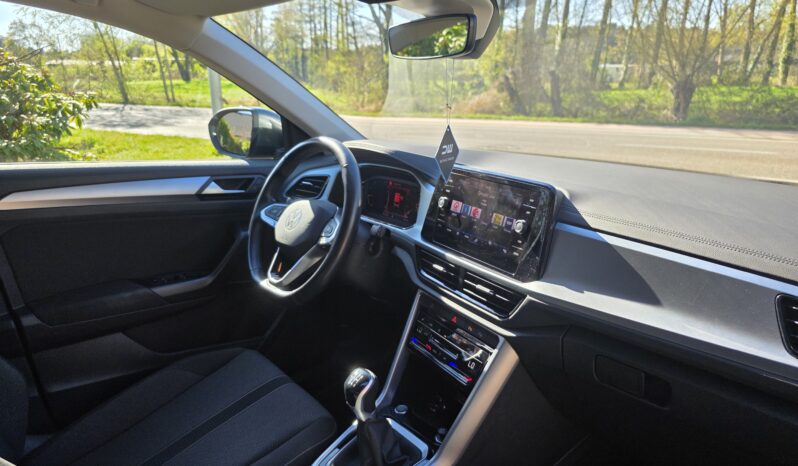 
								Volkswagen T-Roc 1.0 TSI full									