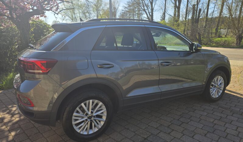 
								Volkswagen T-Roc 1.0 TSI full									