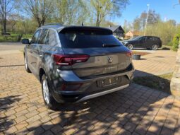 
										Volkswagen T-Roc 1.0 TSI full									