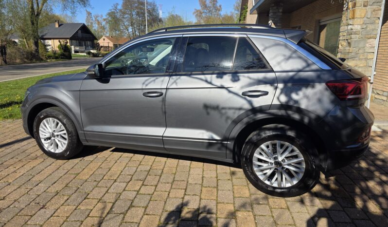 
								Volkswagen T-Roc 1.0 TSI full									