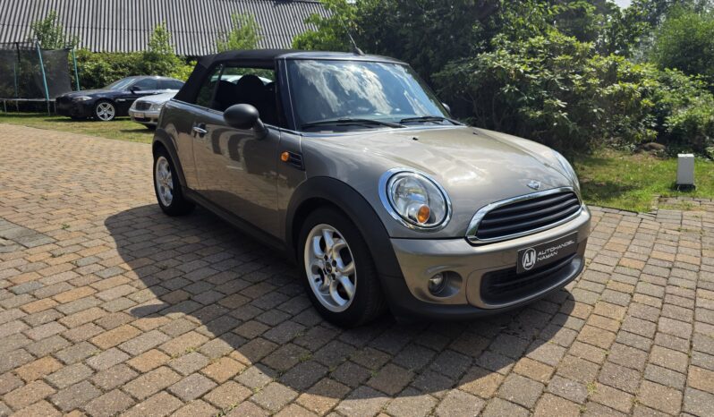 
								MINI One Cabrio full									