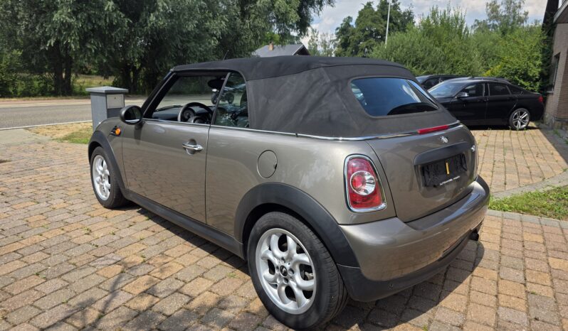 
								MINI One Cabrio full									