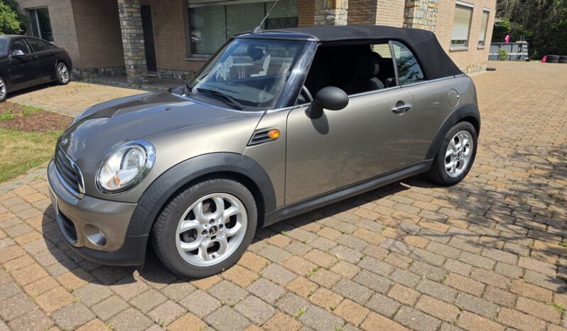
								MINI One Cabrio full									