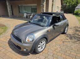 
										MINI One Cabrio full									
