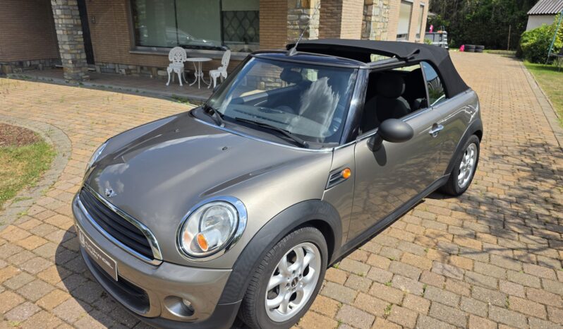 
								MINI One Cabrio full									